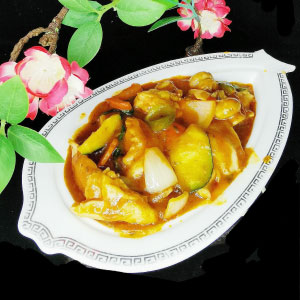 Filet de poulet au basilic thaï et curry rouge